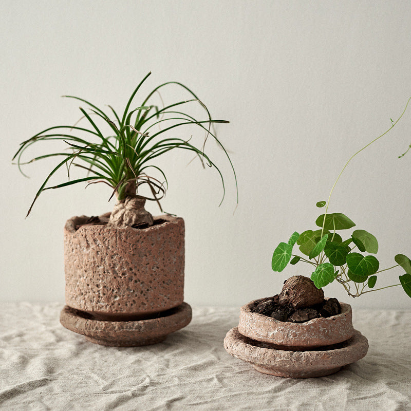 Retro Red Ceramic Flowerpot with Hammer Pattern Finish