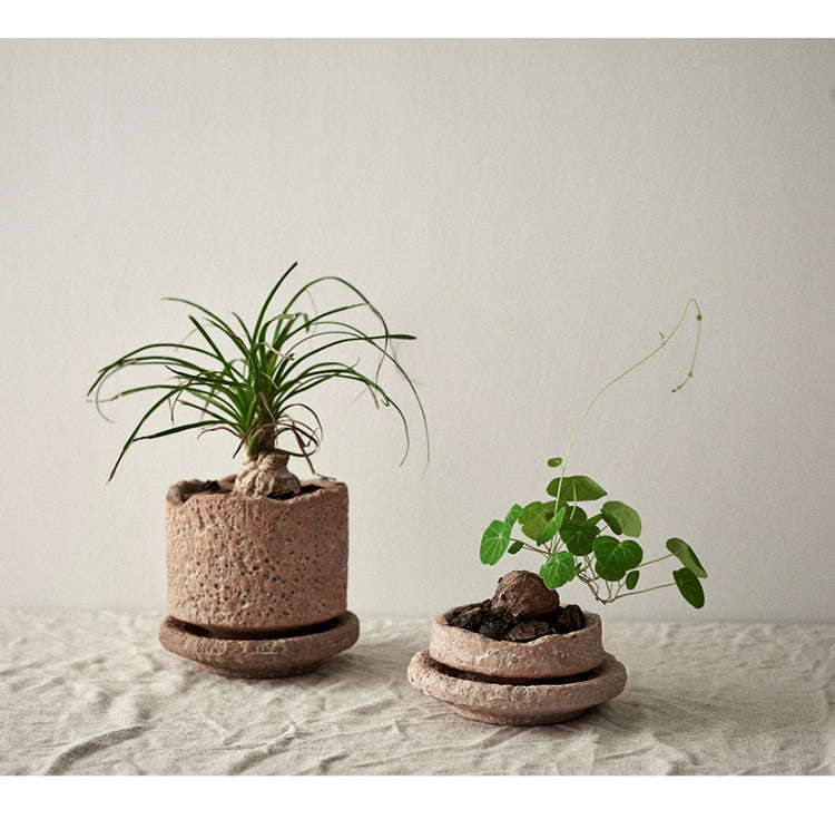 Retro Red Ceramic Flowerpot with Hammer Pattern Finish
